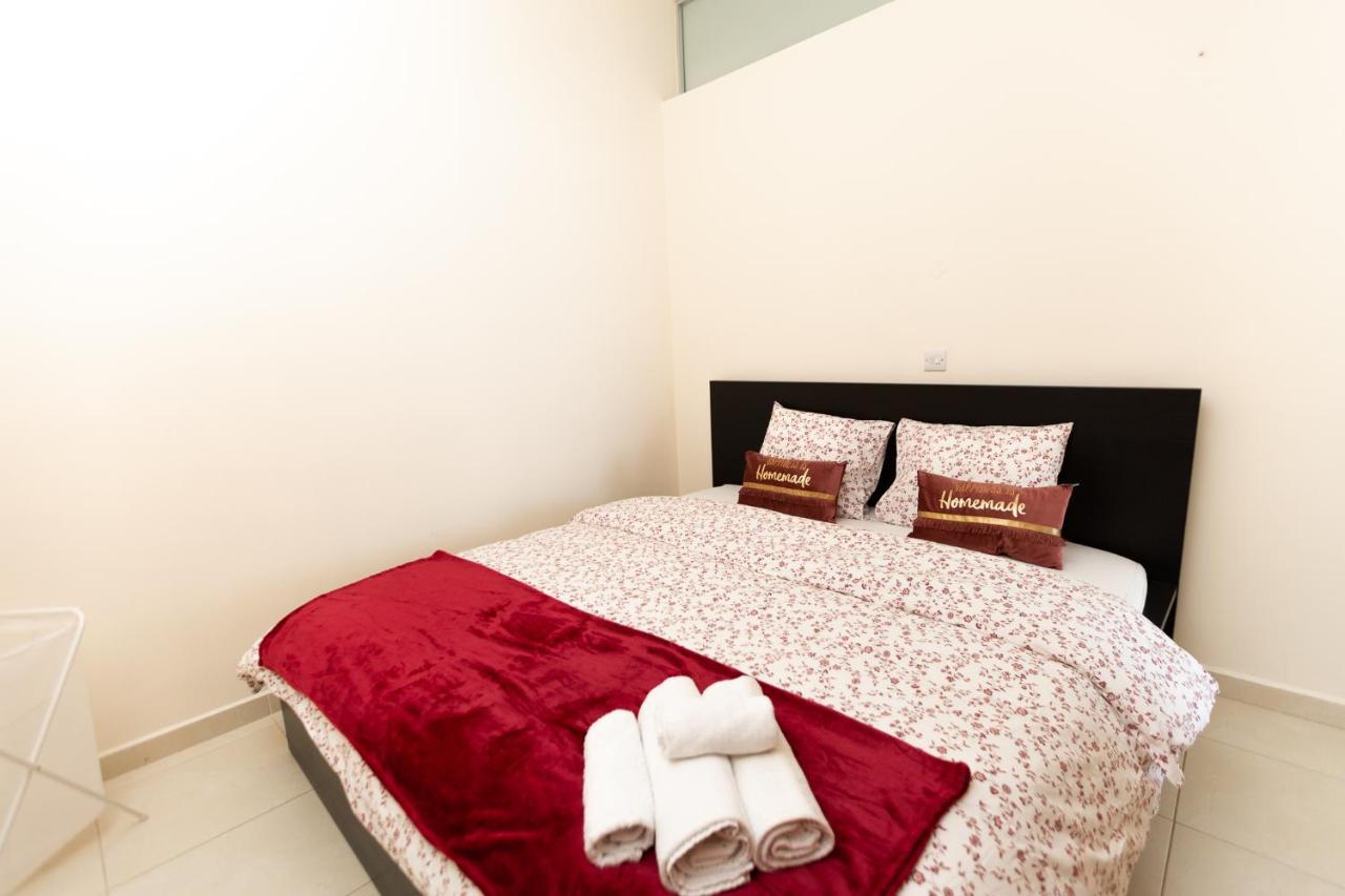 Promenade Seaview Heaven Apartment Ларнака Екстериор снимка