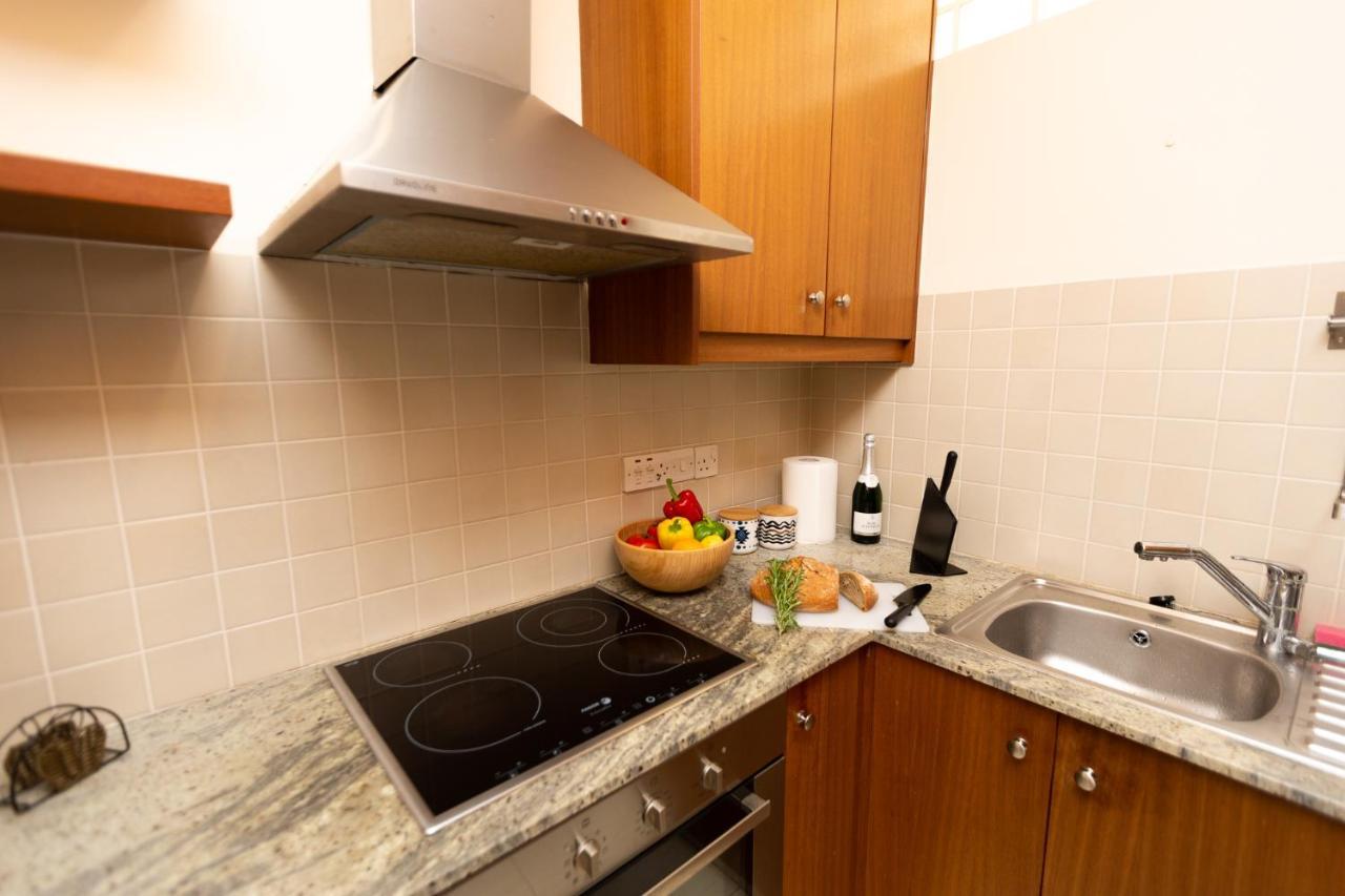 Promenade Seaview Heaven Apartment Ларнака Екстериор снимка